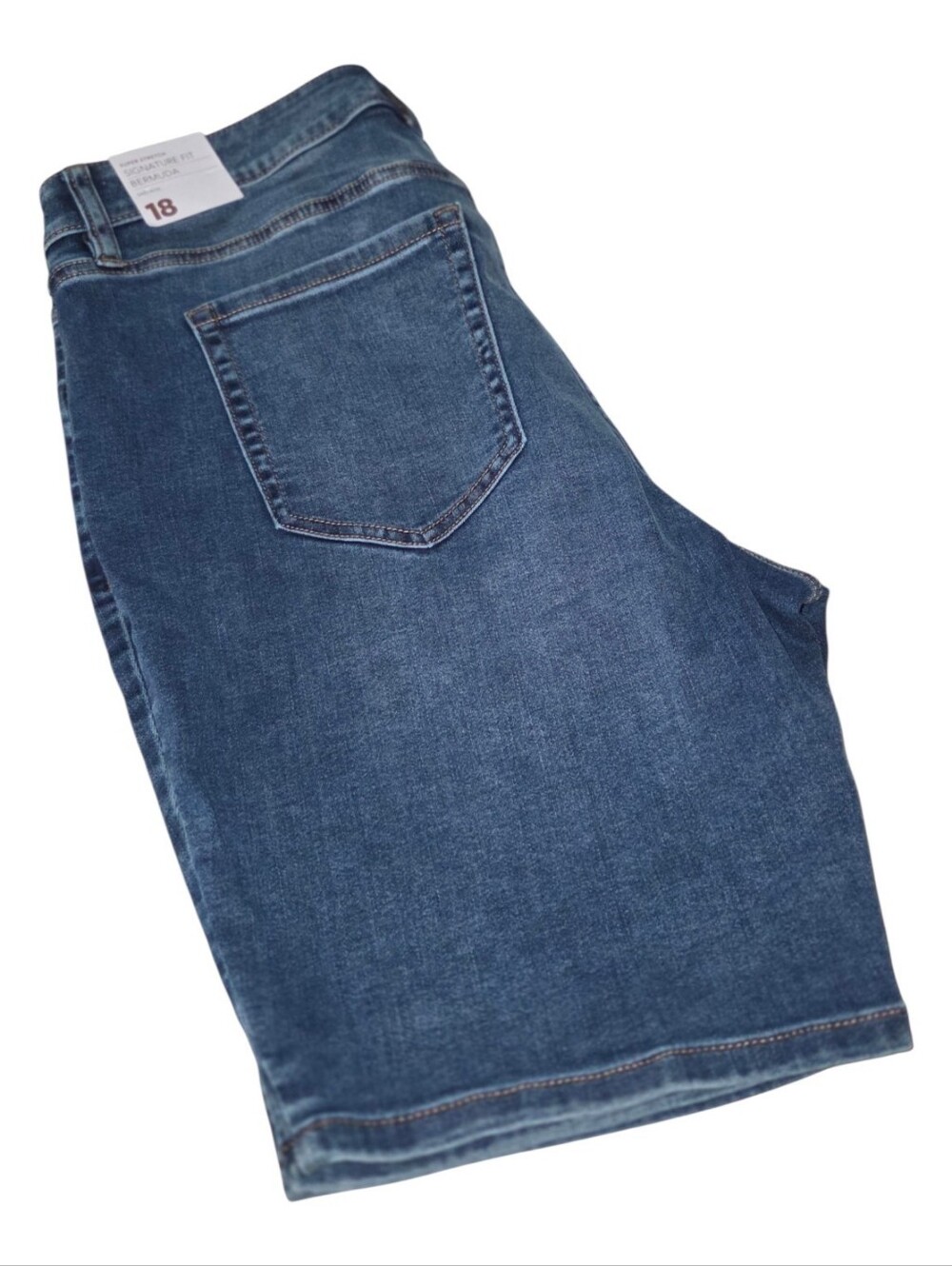Lane Bryant Womems Bermuda Plus Size Jean Shorts..18 NWT
